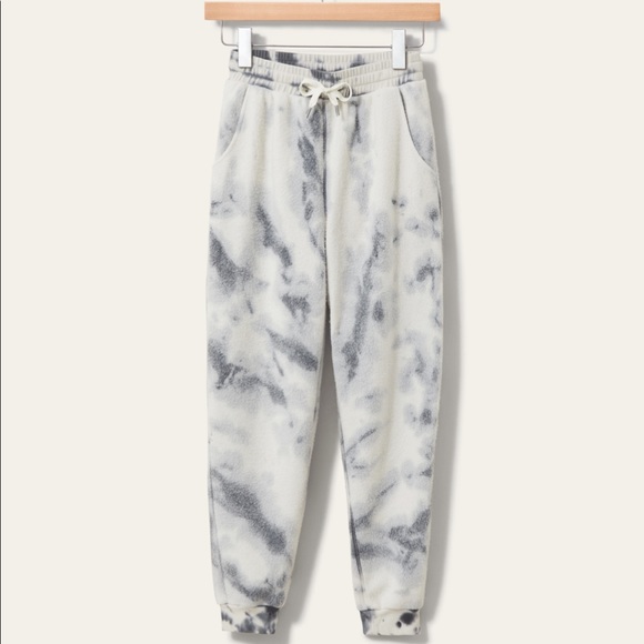 BlanketBlend Joggers - Picture 2 of 4